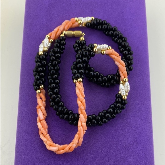 💛 Vintage Coral, Onyx and Rice Pearl Gold Beaded Necklace - Picture 2 of 4